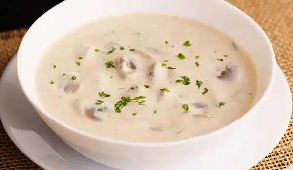 flat white mushroom soup